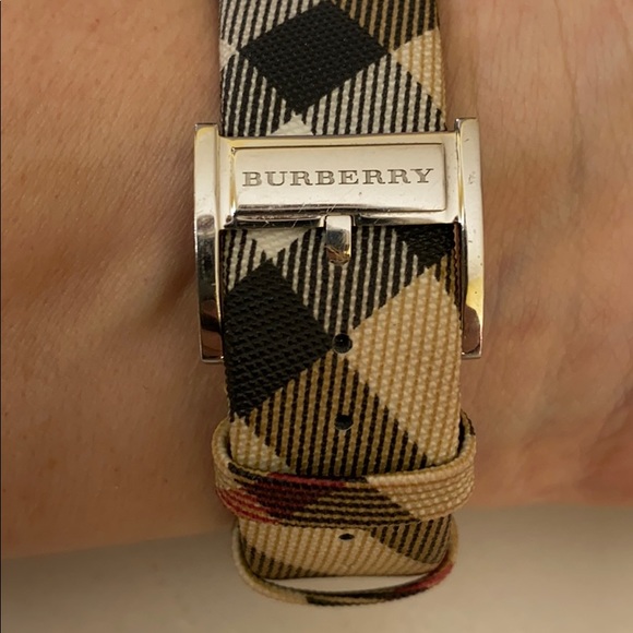 BURBERRY BEAUTIFUL WATCH!❤️❤️ - Picture 6 of 8
